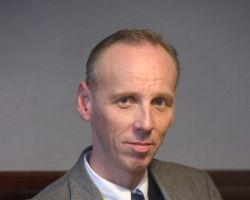 WHAT IS THE ZODIAC SIGN OF EWEN BREMNER?